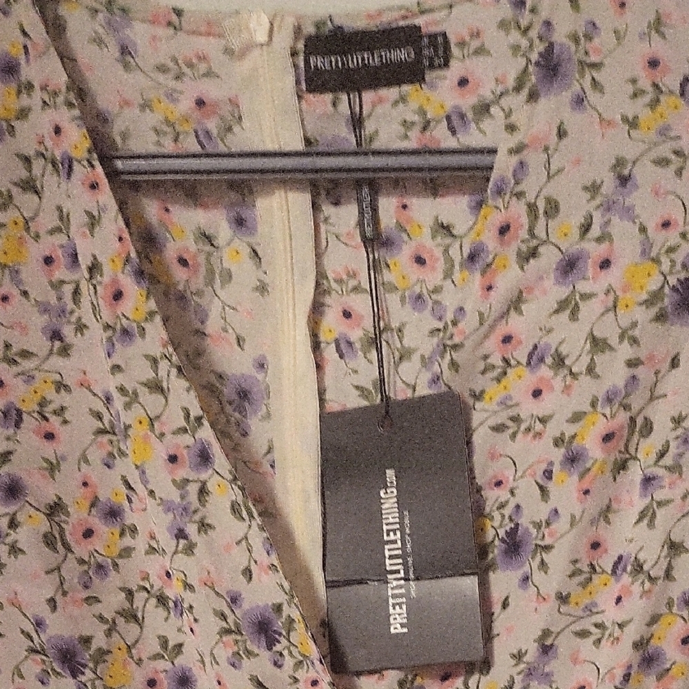 PrettyLittleThing Floral Mini Corsette Dress - Picture 3 of 5
